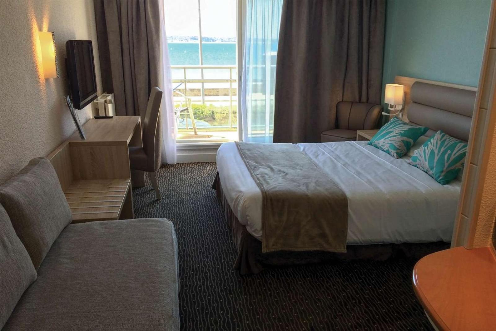 Brit Hotel De L'Ocean Конкарно Экстерьер фото