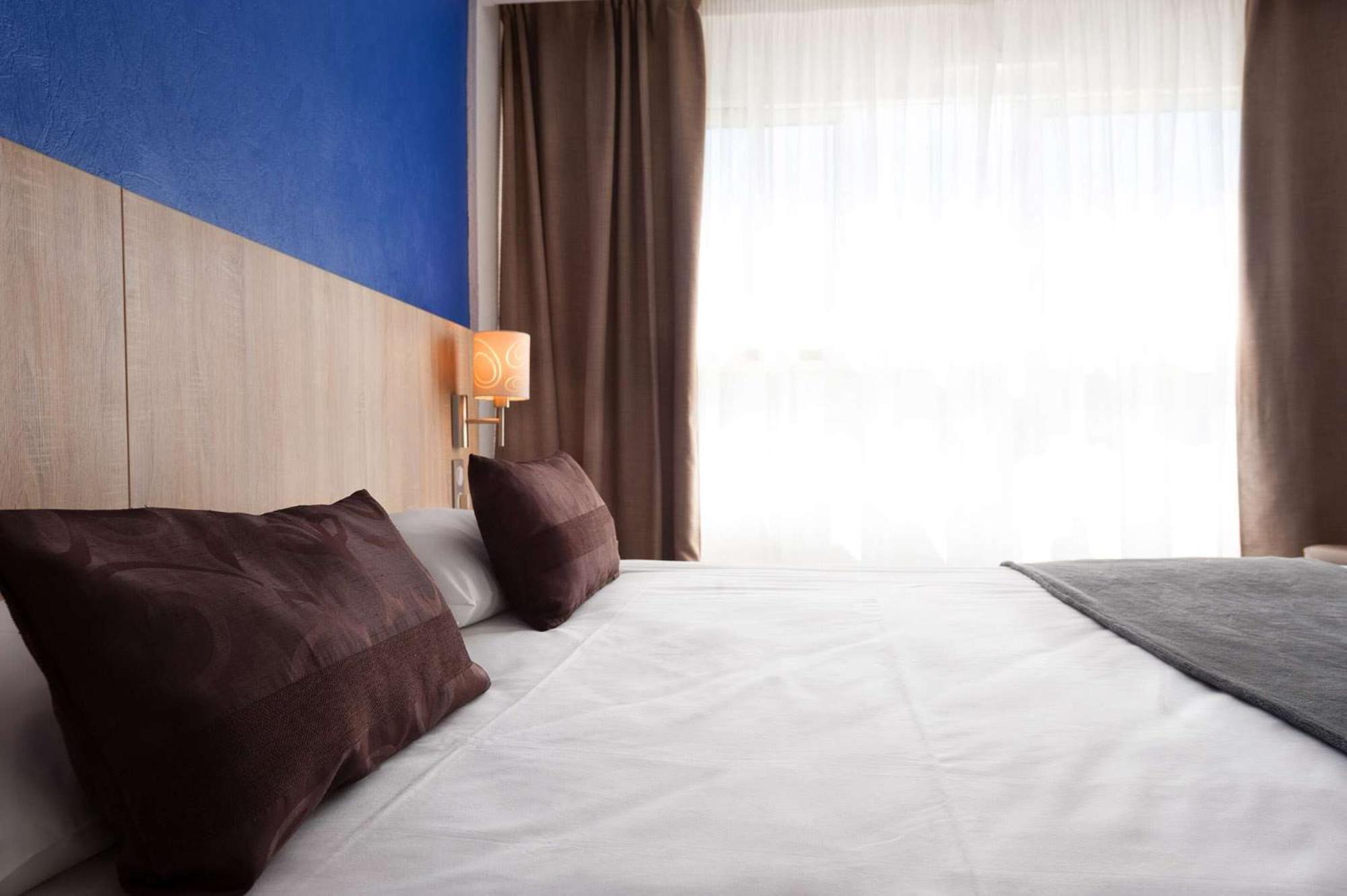 Brit Hotel De L'Ocean Конкарно Экстерьер фото